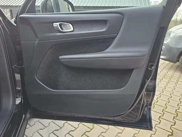 Volvo XC40 1.5 T3 Momentum 2018 Benzine 31