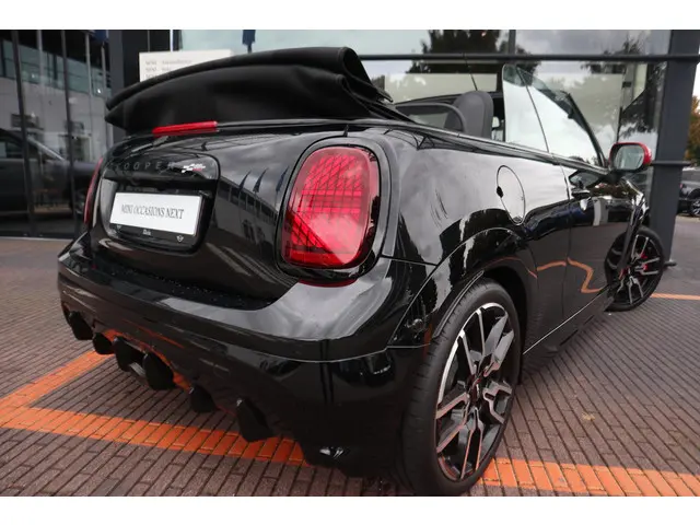 MINI Cabrio 2.0 JCW 2025 Benzine 10