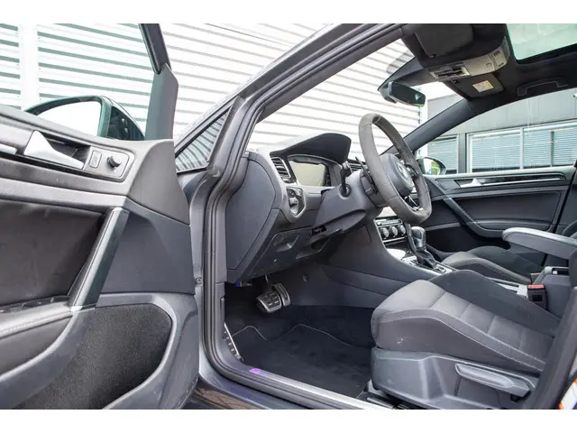 Volkswagen Golf 2.0 TSI 4Motion R 2017 Benzine 11