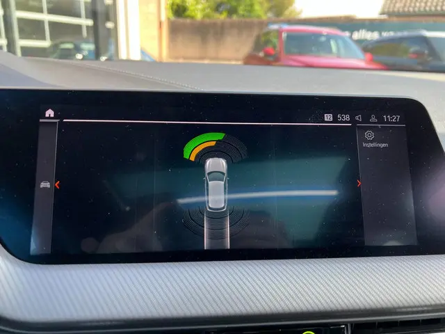 BMW 1 Serie 118i Executive Edition 2020 Benzine 21