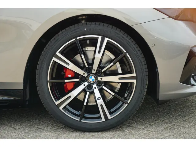 BMW 5 Serie Touring 530e 2025 Hybride Benzine 6