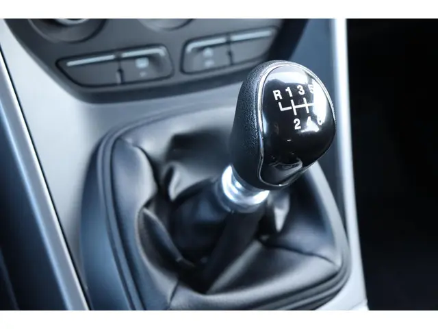 Ford Kuga 1.5 Trend org.nl trekhaak 2016 Benzine 14