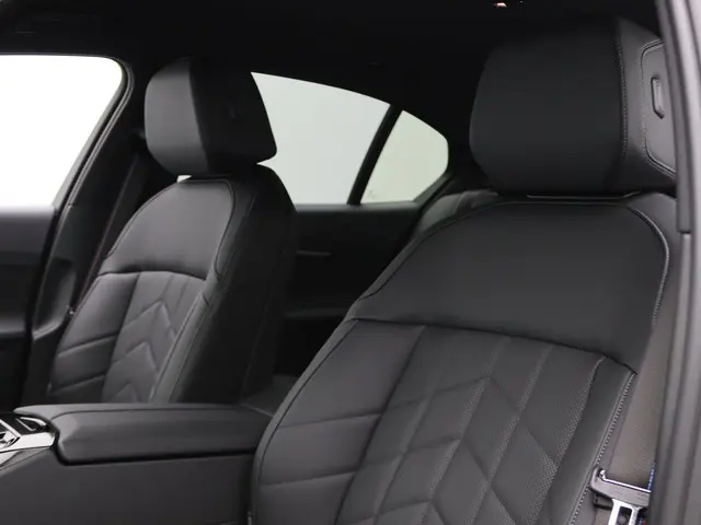 BMW i5 Sedan eDrive40 2025 Elektrisch 9