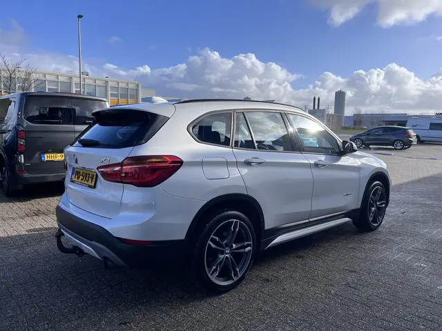 BMW X1 sDrive20i Executive 2017 Benzine 6