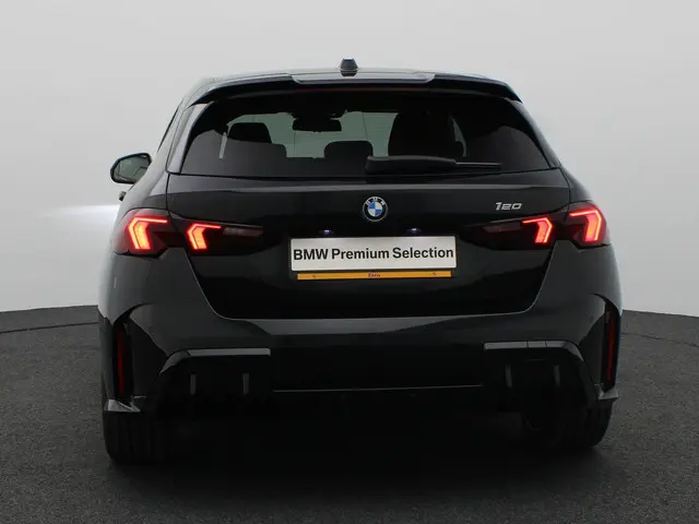 BMW 1 Serie 120 2025 Benzine 5
