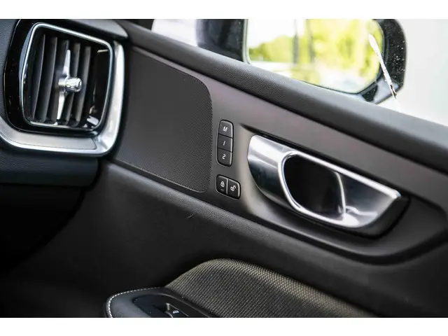 Volvo V60 2.0 B4 Plus Dark 2023 Benzine 27