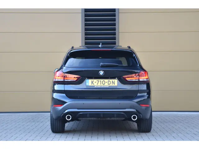 BMW X1 sDrive20i VDL Nedcar Edition 2019 Benzine 8