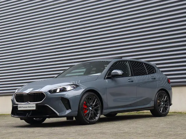 BMW 1 Serie 120 2025 Benzine 38