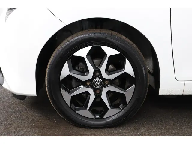 Toyota Aygo 1.0 VVT-i x-joy 2020 Benzine 35