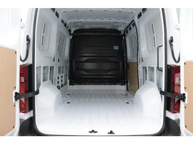 Renault Master T35 2.0 dCi 130 L2H2 Start 2024 Diesel 39
