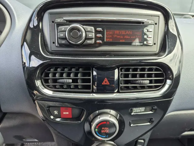 Peugeot iOn Active 2013 Elektrisch 15