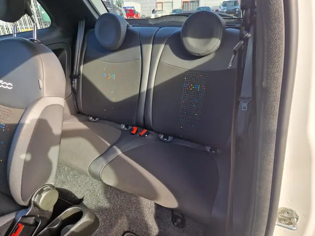 Fiat 500 1.0 Hybrid Hey Google 2021 Benzine 8