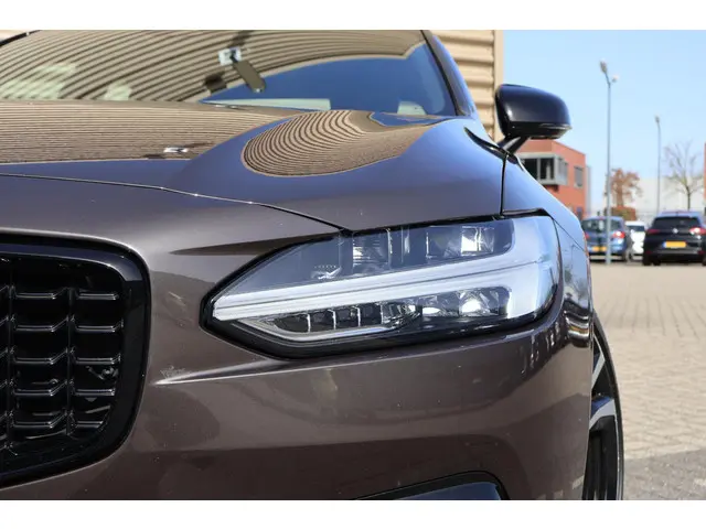 Volvo S90 2.0 B4 R-Design 2022 Benzine 4
