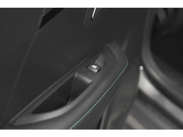 Peugeot 208 PureTech 100 EAT8 Allure 2020 Benzine 28