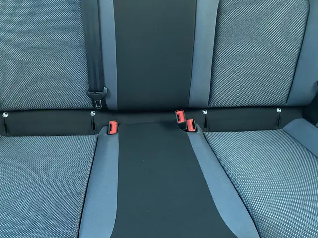 SEAT Arona 1.0 TSI Style Business Intense 2020 Benzine 32