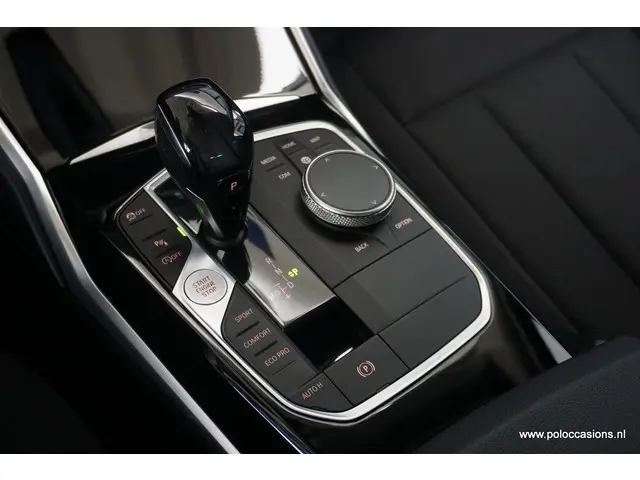 BMW 3 Serie Touring 320i 2020 Benzine 18