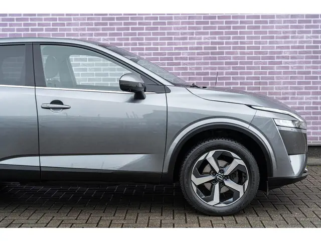 Nissan QASHQAI 1.3 MHEV N-Connecta 2022 Benzine 8