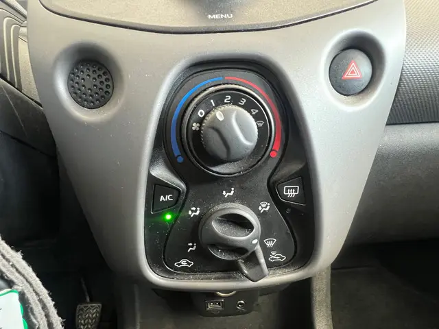 Peugeot 108 1.0 e-VTi Active NL AUTO AIRCO 2018 Benzine 9