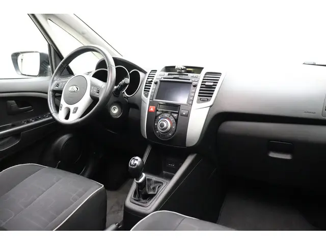 Kia Venga 1.4 CVVT 90pk Vibe 2015 Benzine 3