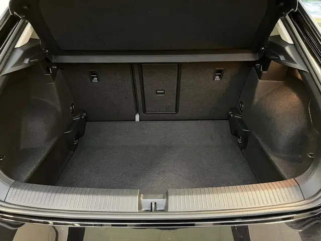 Volkswagen T-Roc 1.5 TSI Style 2019 Benzine 30