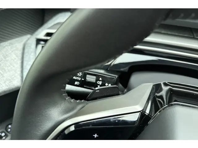 Peugeot 3008 1.2 Hybrid 145 Allure 2025 Hybride Benzine 21