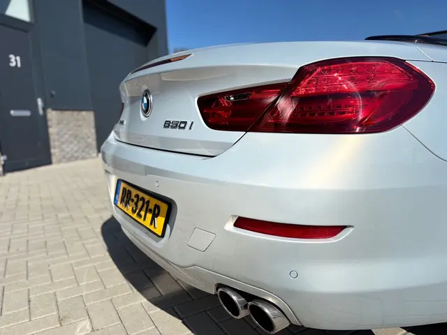 BMW 6 Serie Cabrio 650xi High Executive 2014 Benzine 6