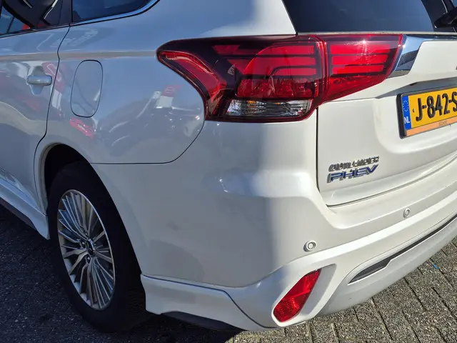 Mitsubishi Outlander 2.4 PHEV Pure+ 2020 Hybride Benzine 28