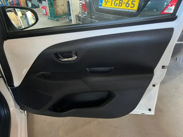 Toyota Aygo 1.0 VVT-i x-first 2018 Benzine 28