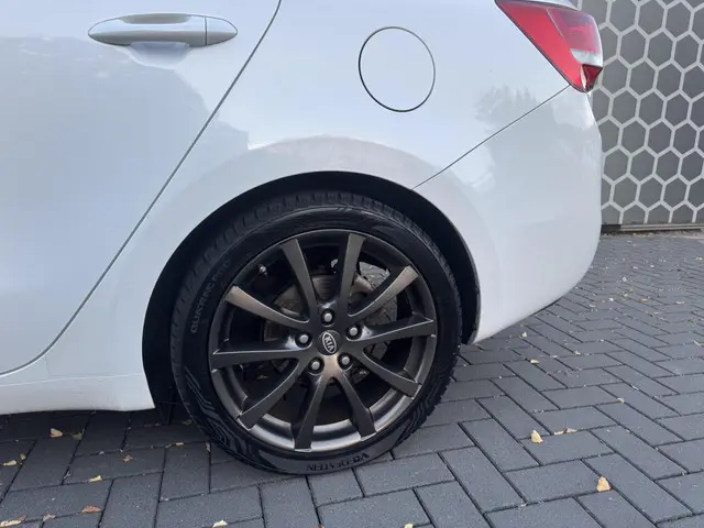 Kia cee'd Sportswagon 1.6 GDI ExecutiveLine 2015 Benzine 40