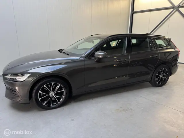Volvo V60 2.0 B3 Momentum Business automaat 2022 Benzine 3