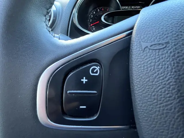 Renault Clio Estate 0.9 TCe Limited 2018 Benzine 19