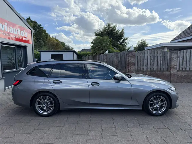 BMW 3 Serie Touring 330e 2024 Hybride Benzine 9