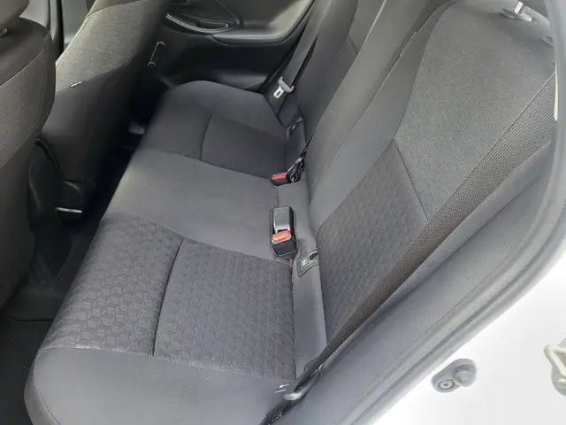 Toyota Yaris 1.5 Hybrid Active 2022 Hybride Benzine 6