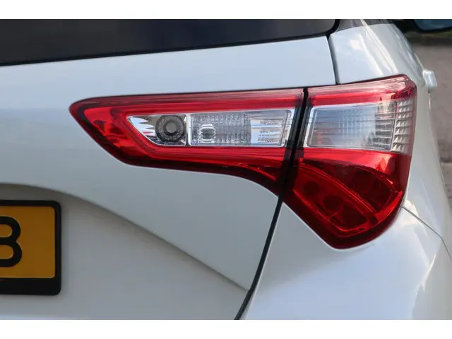 Toyota Yaris 1.5 VVT-i Dynamic 2019 Benzine 28