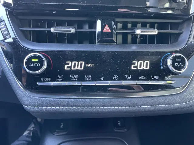 Suzuki Swace 1.8 Hybrid Select 2022 Hybride Benzine 18