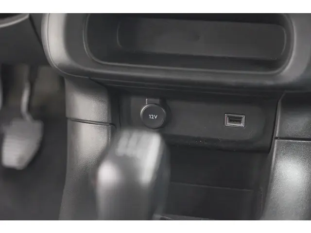 Citroën C3 PureTech 82 Shine 2020 Benzine 44