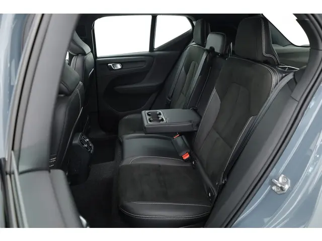 Volvo XC40 Recharge P8 AWD R-Design 2020 Elektrisch 33