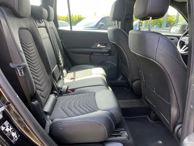 Mercedes-Benz GLB 180 Business Line 2023 Benzine 17