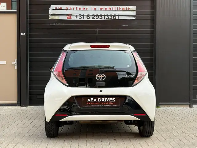 Toyota Aygo 1.0 VVT-i x-play 2015 Benzine 5