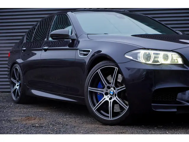 BMW M5 5-serie Competition Edition 2017 Benzine 31