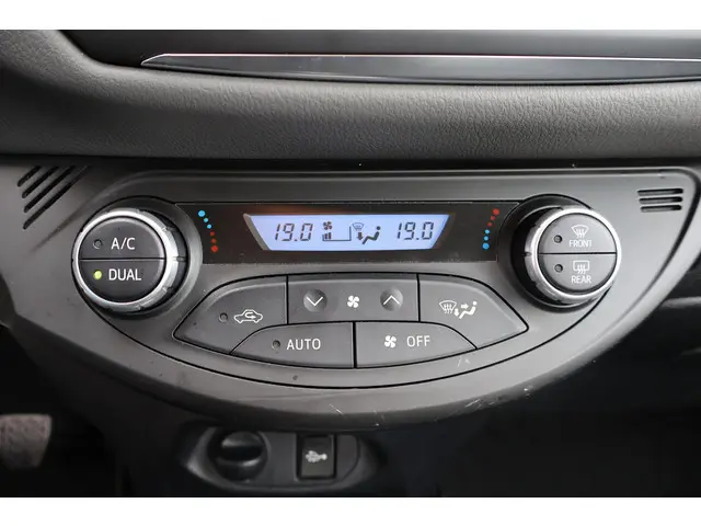 Toyota Yaris 1.0 VVT-i Aspiration 2018 Benzine 20