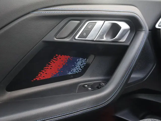 BMW 2 Serie Coupé M240i xDrive 2022 Benzine 42