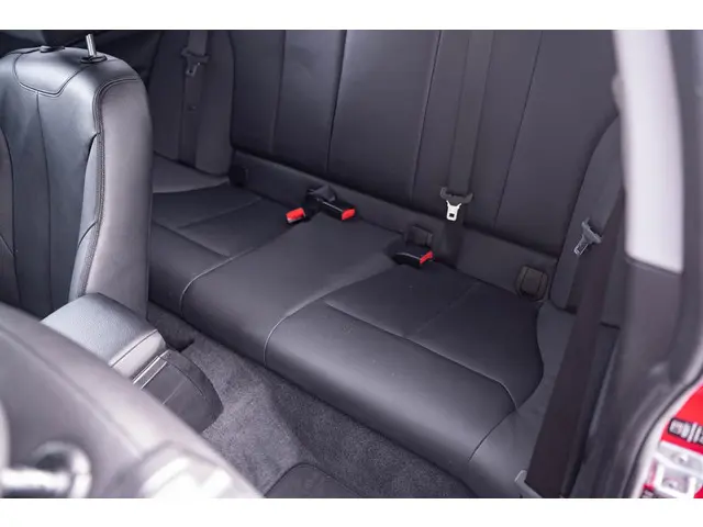 BMW 1 Serie 114i EDE Business+ 2013 Benzine 36