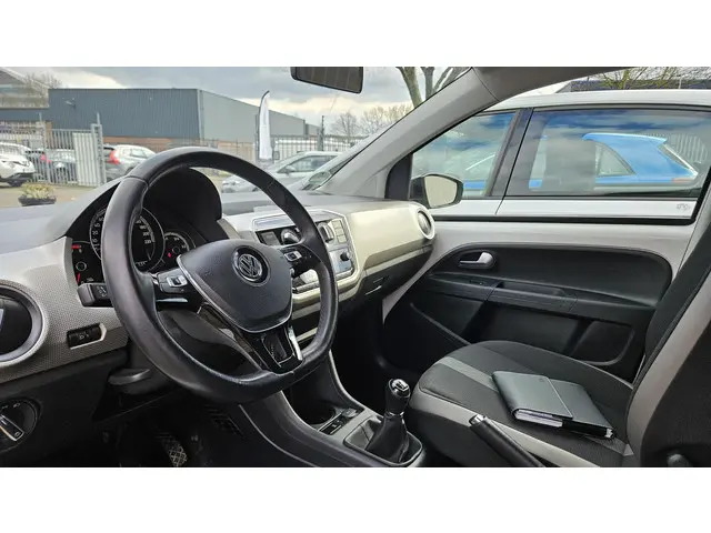 Volkswagen up! 1.0 BMT high up! 2019 Benzine 10