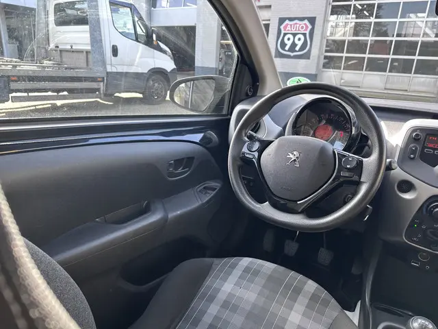 Peugeot 108 1.0 e-VTi Active 2016 Benzine 17