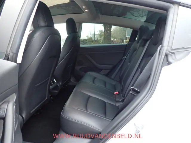 Tesla Model 3 SR+ 60kWh 2021 Elektrisch 9