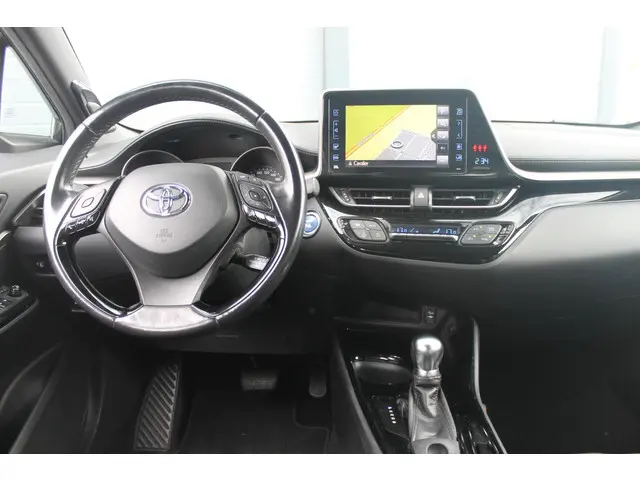 Toyota C-HR 1.8 Hybrid Adventure 2018 Hybride Benzine 26