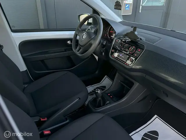 Volkswagen up! 1.0 BMT move up! 2018 Benzine 13