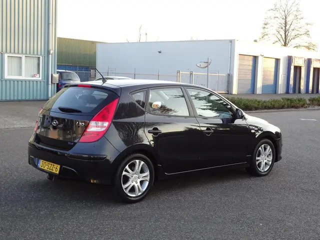 Hyundai i30 1.4i i-Drive Cool Airco 2012 Benzine 3