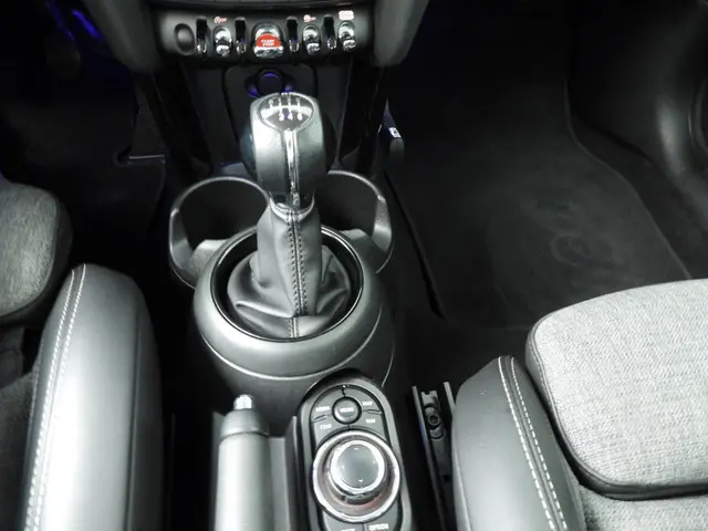 MINI 3-Deurs One 2022 Benzine 16